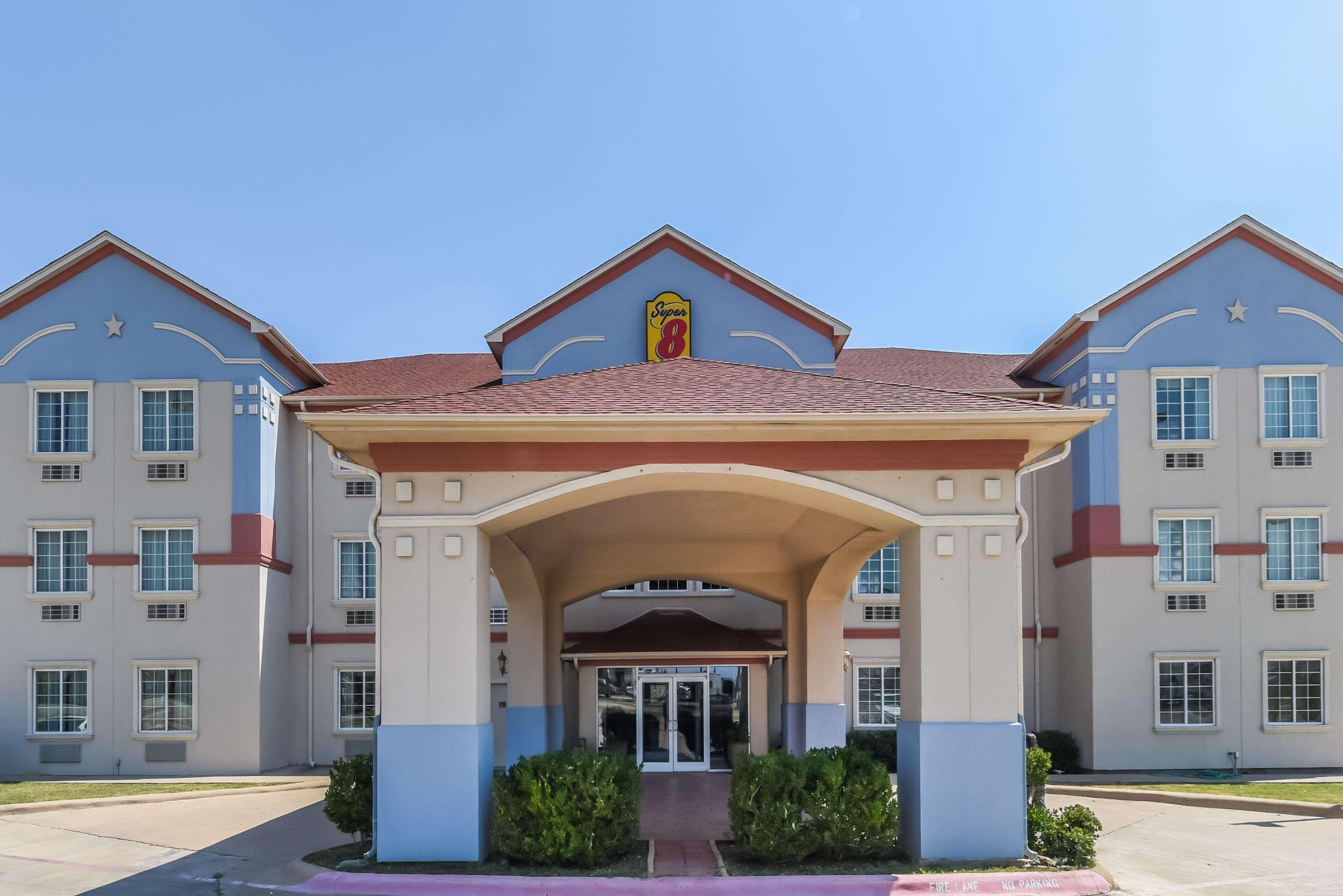 Super 8 By Wyndham Alvarado Exterior photo