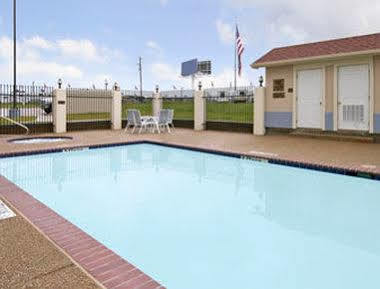 Super 8 By Wyndham Alvarado Exterior photo